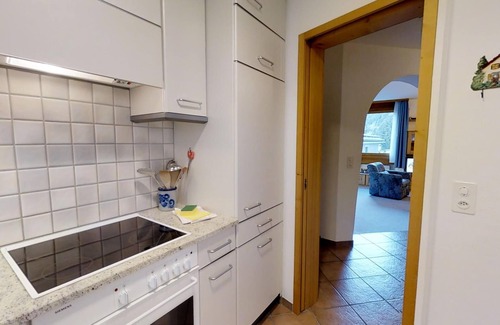 Silvaplana Apartment | Sunny 2 ½-room apartment on 1st Floor, 55 m2, quiet location.