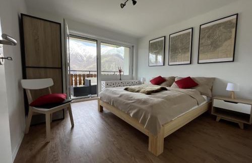 Graechen Apartment | Sunny Alps View: Central Bliss