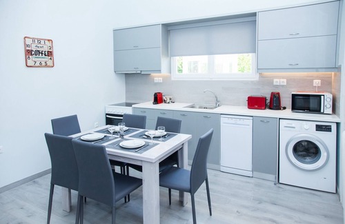 Glyfada Apartment | Sunny and minimal apt in Glyfada with 3 bdrm