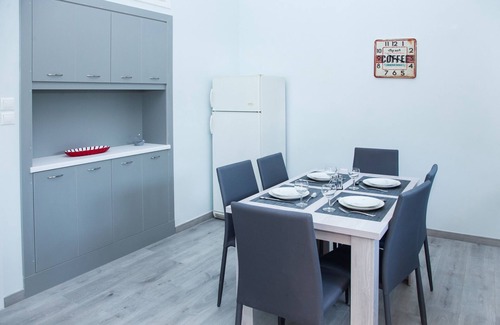 Glyfada Apartment | Sunny and minimal apt in Glyfada with 3 bdrm