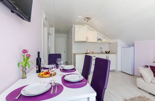 Zaton Apartment | Sunny apartment- Quiet and relaxing seafront apartment 10 minutes from Dubrovnik