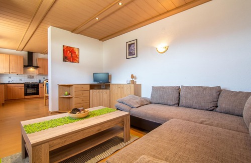 Gerlosberg Apartment | Sunny apartment with a terrace