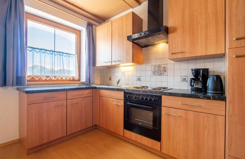 Gerlosberg Apartment | Sunny apartment with a terrace