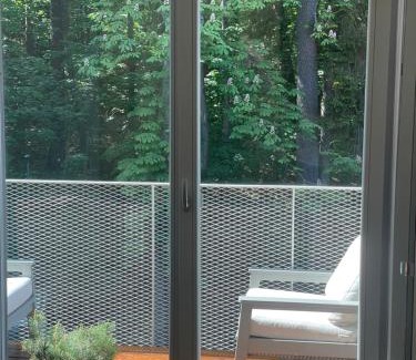 Juodkrante Apartment | Sunny apartment with forest view