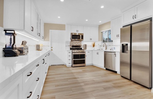 Carlsbad House | Sunny Carlsbad Home I Walk to Beach w/Heated Pool