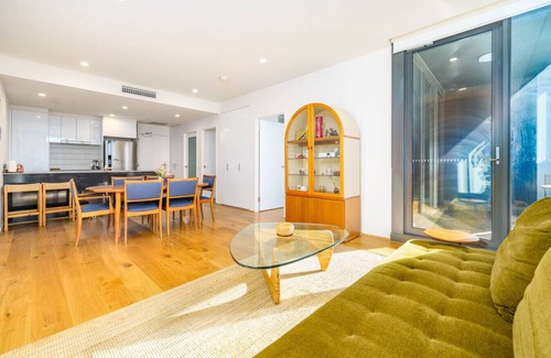 Braddon Apartment | Sunny City Escape Steps from Lonsdale Street