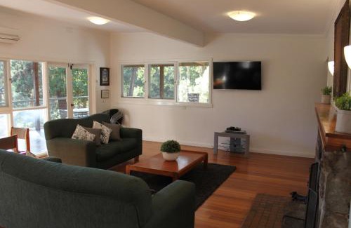 Taylor Bay House | Sunny Corner Lake Eildon