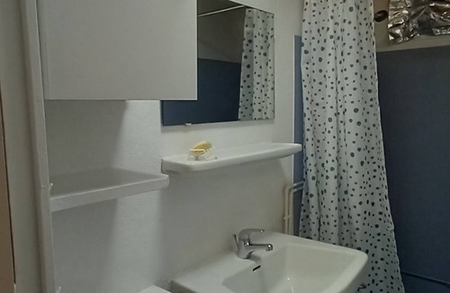 Vernet-la-Varenne House | Sunny cottage 50 m from a lake