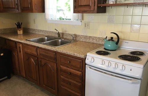Waterford Cottage | Sunny Cottage with Beach Access; 2 hours from Manhattan