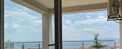 Sarsoni Apartment | Sunny Day self check in