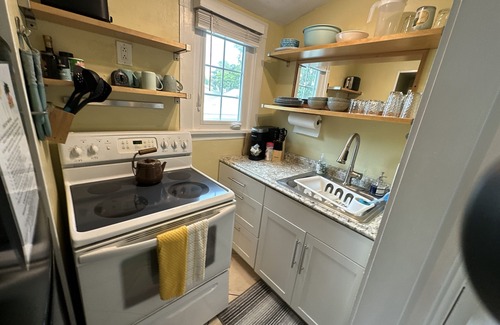 Pass-a-Grille Cottage | Sunny PaG Island rental w/bikes-just steps2beach