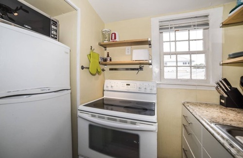Pass-a-Grille Cottage | Sunny PaG Island rental w/bikes-just steps2beach