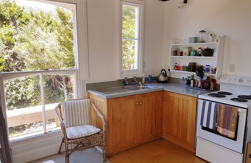 St. Arnaud House | Sunny, Private Cottage in St Arnaud