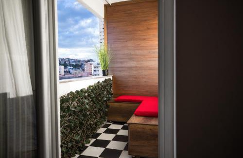 Matiçan Apartment | Sunny Retro Central Apartment