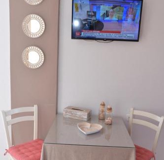 Anissaras Apartment | Sunny Rooms