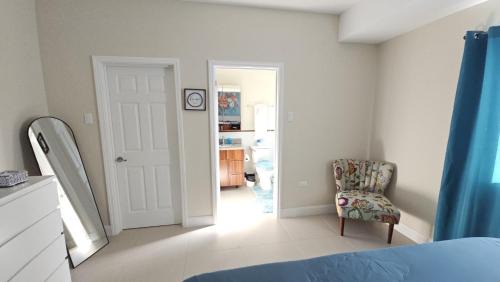 Lucea House | Sunny-Shore Hideaway