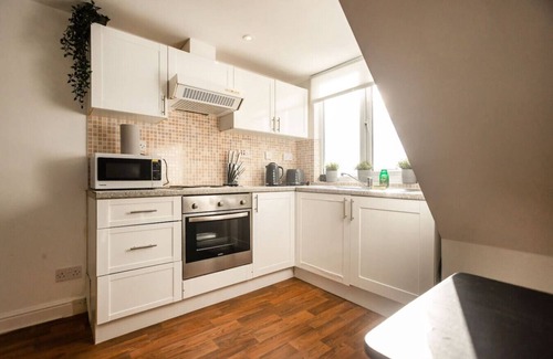 Easton Apartment | Sunny Side Contractors Long Stays Discounts