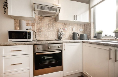 Easton Apartment | Sunny Side Contractors Long Stays Discounts