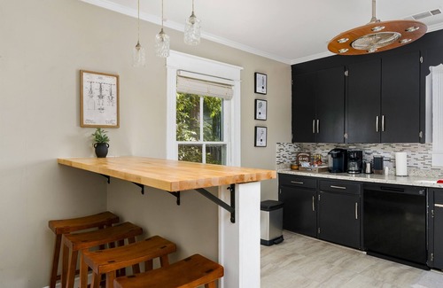 Anderson House | Sunny Side Cottage: Cozy Stay by Anderson U!