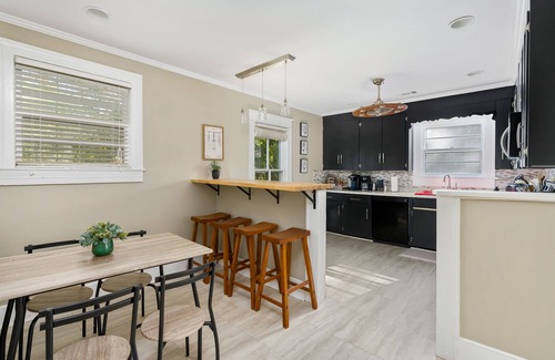 Anderson House | Sunny Side Cottage: Cozy Stay by Anderson U!