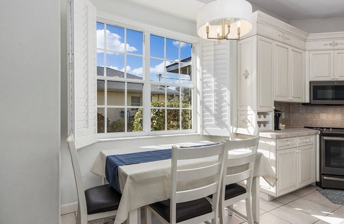 Port Charlotte House | Sunny South-Facing Salt & Heated Pool Spa on FISHING Lake FallWinter 25-26 Avail