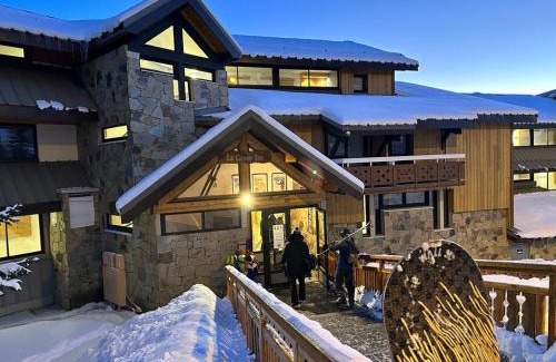 Eclose-Est Apartment | Sunny studio 25 m2 Mountain View balcony in Alpe d Huez district Eclose