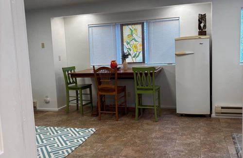Bigfork Apartment | Sunny studio in Bigfork Village