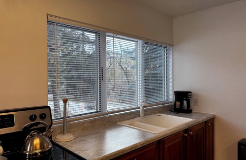 Bigfork Apartment | Sunny studio in Bigfork Village
