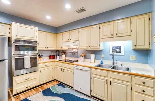 La Cita Condo | Sunny Titusville Retreat Near Space Coast!