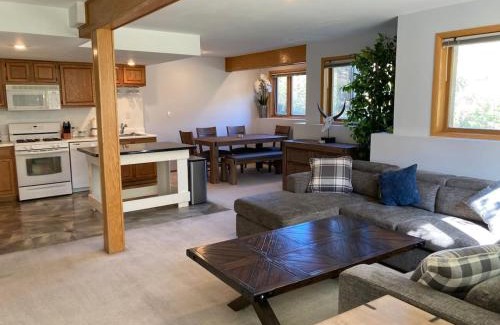 Vail House | Sunny Vail Mountainside Getaway Amazing Location