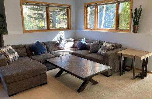 Vail House | Sunny Vail Mountainside Getaway Amazing Location