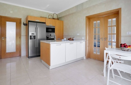 Lagoa de Albufeira Villa | Sunny Villa in Lagoa de Albufeira - private pool!