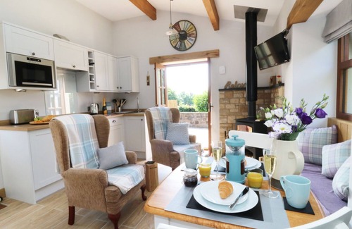 Clitheroe Cottage | SUNNYBROOK COTTAGE, with open fire in Waddington