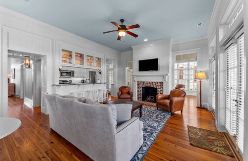 Oriental House | Sunnyside 6 - Beautiful Harborside retreat!