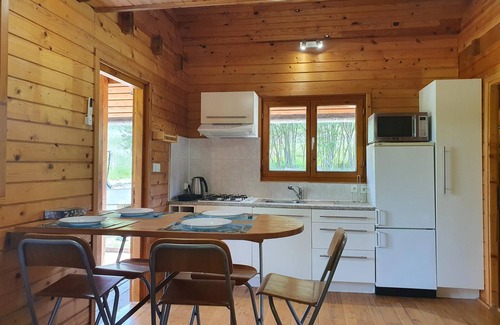 Saulgond Ski Chalet | SunnySide Chalet, Ideal for 6 People. Relax in this tranquil setting