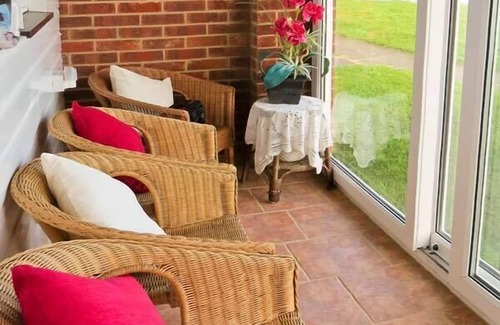 Kessingland Cottage | SUNRISE, family friendly, country holiday cottage in Kessingland