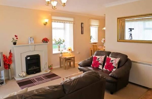 Kessingland Cottage | SUNRISE, family friendly, country holiday cottage in Kessingland