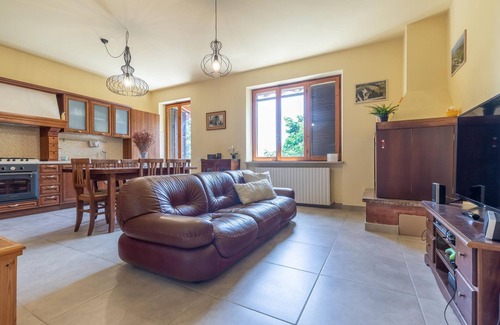 Urbisaglia Apartment | Sunrise Hill Holiday Home - Sunrise Hill Holiday H