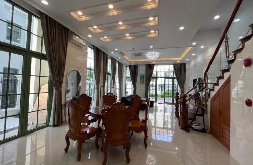 Khem Beach Villa | Sunrise Villa bãi Khem - biệt thự 4 phòng ngủ, 5 phòng tắm, thang máy riêng, máy giặt và sấy đồ, bếp với đầy đủ dụng cụ ăn uống, đồ dùng nấu ăn