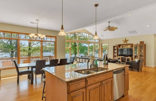 Goodview House | Sunsational - SML Waterfront