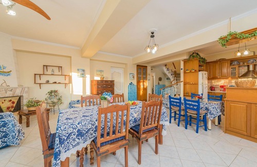 Keri Village House | Sunset 4 Bedroom Family House