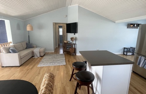 Wyoming Cabin | Sunset Bay - Experience Stunning Sunsets on Coon Lake - Charming 2 Bedroom House