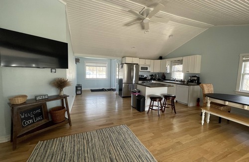 Wyoming Cabin | Sunset Bay - Experience Stunning Sunsets on Coon Lake - Charming 2 Bedroom House