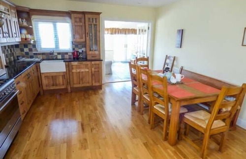 Ballina Cottage | SUNSET BEACH COTTAGE, family friendly in Enniscrone, County Sligo