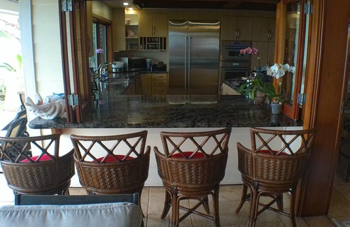Pupukea House | SUNSET BEACH FRONT LUXURY RENTAL WITH A/C. n72 JET JACUZI SPA COMING NOV/2025