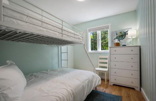 Brainerd House | Sunset Beach on Round