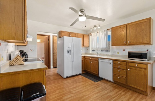 Pupukea House | Sunset Beach Retreat, One Block Walk to the Beach