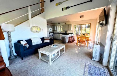Corea House | Sunset Cove Cottage private beach