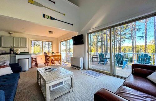 Corea House | Sunset Cove Cottage private beach