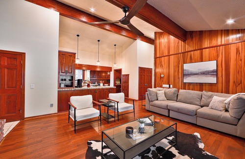 Lincoln Park House | Sunset Cove – Stunning Tahoe Retreat for 8, Short Walk to Lakeshore!
